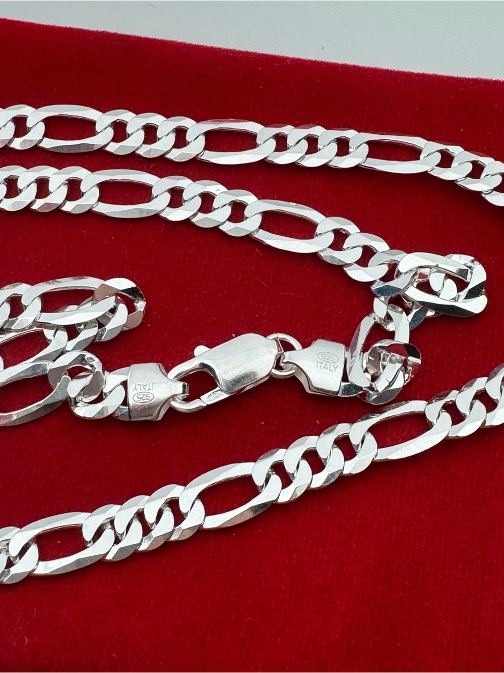 22 inch silver figaro chain